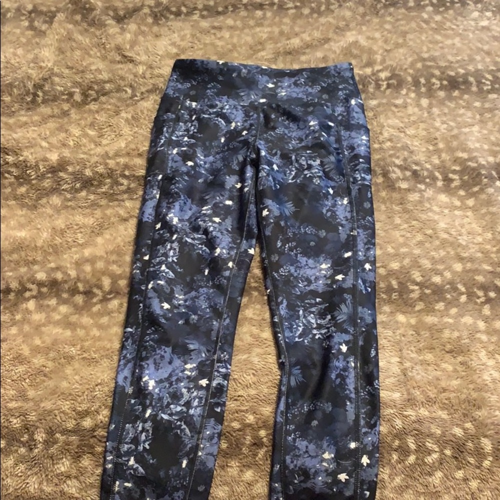 Workout leggings.